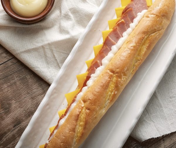Banh Mi Que Jambon Pho Mai 23.000d